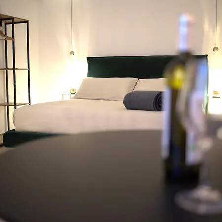 Elecla * تْشيفالو